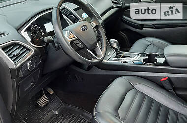 Внедорожник / Кроссовер Ford Edge 2016 в 
