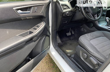 Внедорожник / Кроссовер Ford Edge 2015 в 