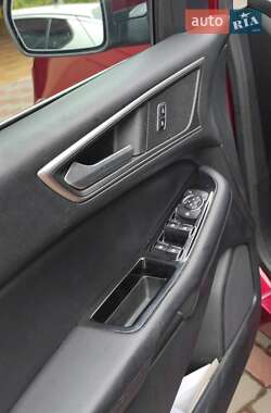 Внедорожник / Кроссовер Ford Edge 2015 в 