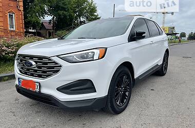 Внедорожник / Кроссовер Ford Edge 2018 в 