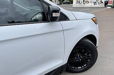 Внедорожник / Кроссовер Ford Edge 2018 в 