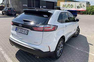 Внедорожник / Кроссовер Ford Edge 2018 в 