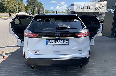 Внедорожник / Кроссовер Ford Edge 2018 в 