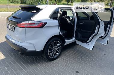 Внедорожник / Кроссовер Ford Edge 2018 в 