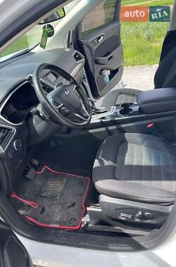 Внедорожник / Кроссовер Ford Edge 2017 в 