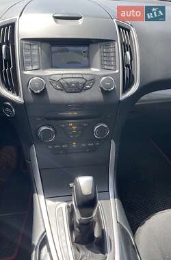 Внедорожник / Кроссовер Ford Edge 2017 в 