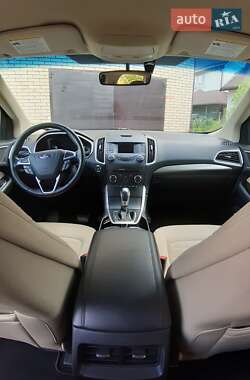 Позашляховик / Кросовер Ford Edge 2018 в 