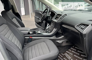 Позашляховик / Кросовер Ford Edge 2017 в 