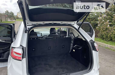 Позашляховик / Кросовер Ford Edge 2020 в 