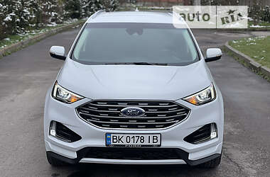 Позашляховик / Кросовер Ford Edge 2020 в 