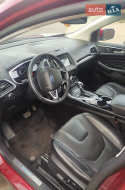 Позашляховик / Кросовер Ford Edge 2017 в 