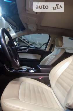 Внедорожник / Кроссовер Ford Edge 2017 в 