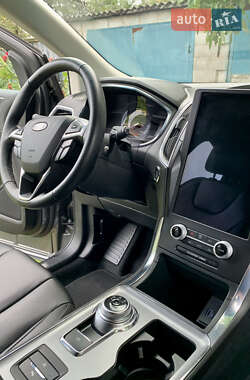 Внедорожник / Кроссовер Ford Edge 2021 в 