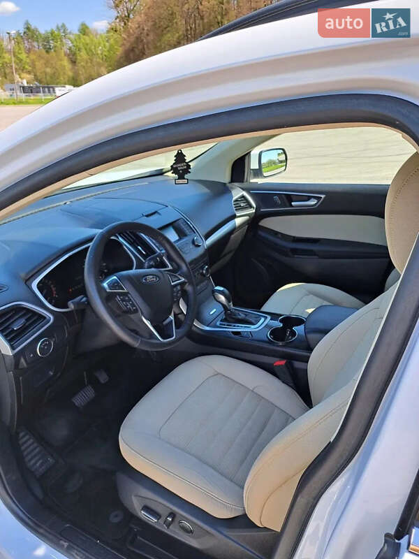 Позашляховик / Кросовер Ford Edge 2017 в Стрию