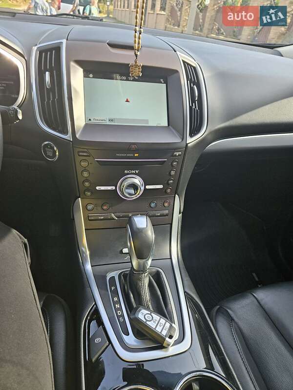 Внедорожник / Кроссовер Ford Edge 2017 в Новояворовске