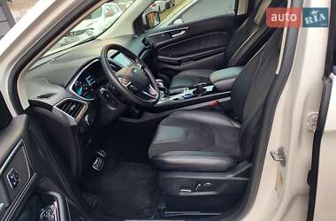 Позашляховик / Кросовер Ford Edge 2016 в 