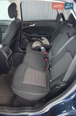Внедорожник / Кроссовер Ford Edge 2016 в 