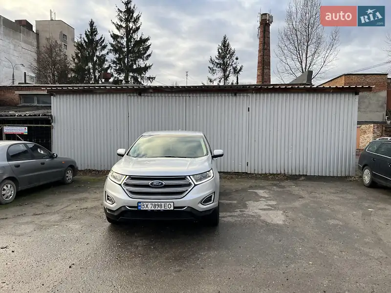 Внедорожник / Кроссовер Ford Edge 2017 в 