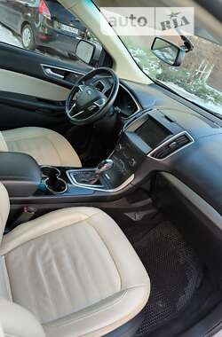 Внедорожник / Кроссовер Ford Edge 2017 в 