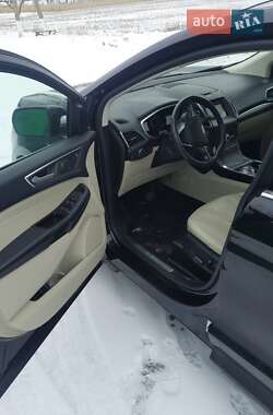 Внедорожник / Кроссовер Ford Edge 2019 в 