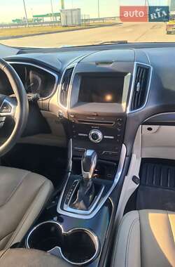 Внедорожник / Кроссовер Ford Edge 2017 в 