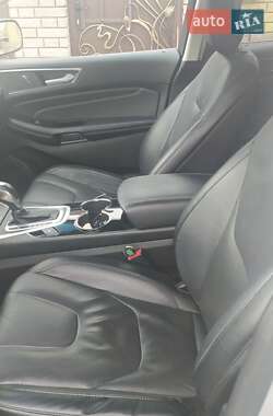 Внедорожник / Кроссовер Ford Edge 2016 в 