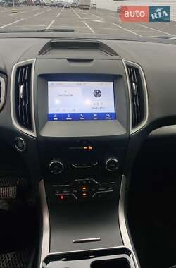 Внедорожник / Кроссовер Ford Edge 2019 в 