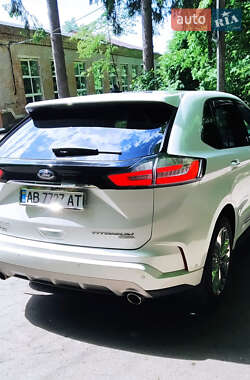 Позашляховик / Кросовер Ford Edge 2020 в 