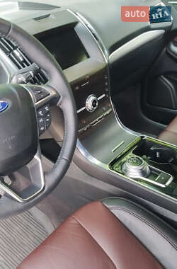 Позашляховик / Кросовер Ford Edge 2020 в 