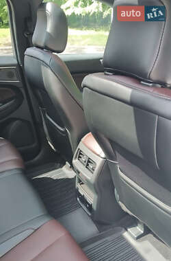 Позашляховик / Кросовер Ford Edge 2020 в 