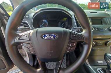 Внедорожник / Кроссовер Ford Edge 2016 в 