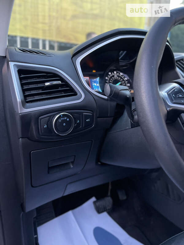 Позашляховик / Кросовер Ford Edge 2015 в Харкові