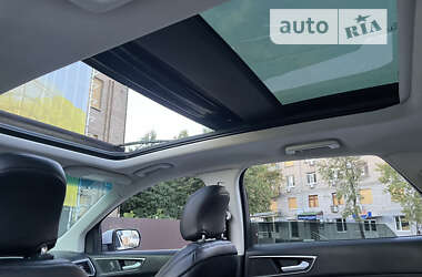 Внедорожник / Кроссовер Ford Edge 2015 в 