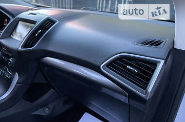 Внедорожник / Кроссовер Ford Edge 2015 в 