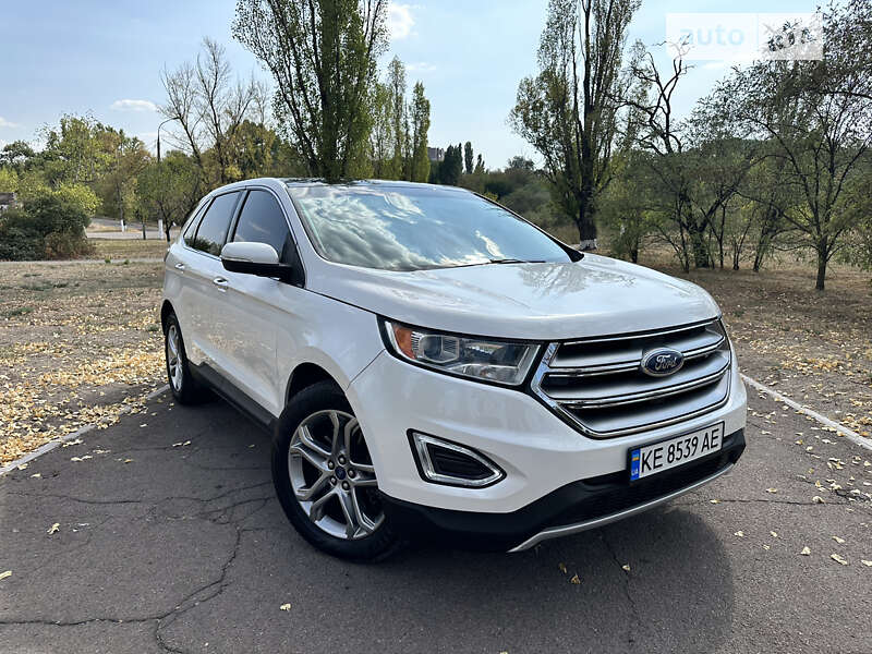 Внедорожник / Кроссовер Ford Edge 2015 в Каменском