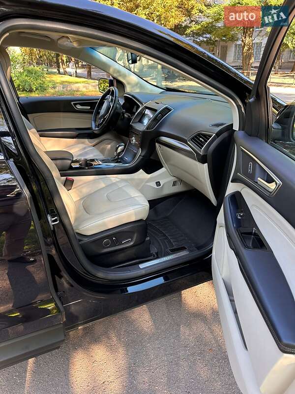 Позашляховик / Кросовер Ford Edge 2016 в Кривому Розі