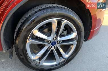 Внедорожник / Кроссовер Ford Edge 2017 в 