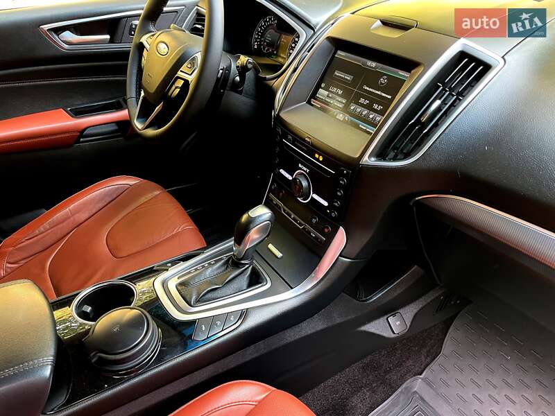 Внедорожник / Кроссовер Ford Edge 2016 в Хмельницком