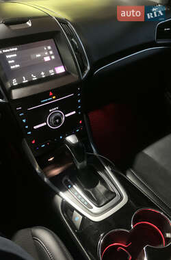 Внедорожник / Кроссовер Ford Edge 2017 в 