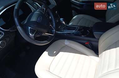 Внедорожник / Кроссовер Ford Edge 2017 в 