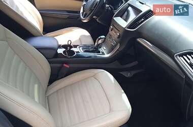 Внедорожник / Кроссовер Ford Edge 2017 в 