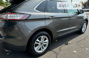 Внедорожник / Кроссовер Ford Edge 2016 в 