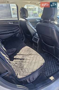 Позашляховик / Кросовер Ford Edge 2016 в 