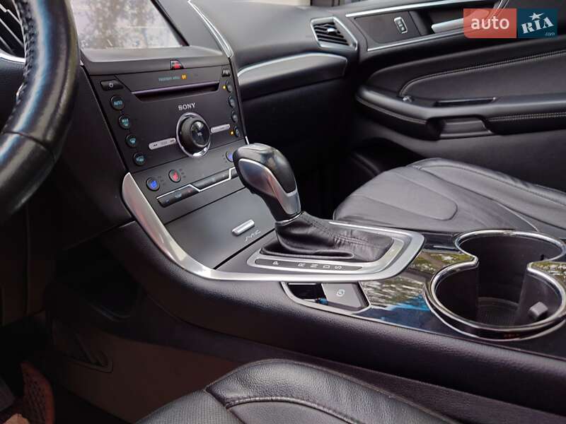Внедорожник / Кроссовер Ford Edge 2015 в Казанке