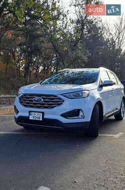 Внедорожник / Кроссовер Ford Edge 2019 в 