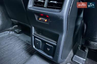 Позашляховик / Кросовер Ford Edge 2019 в 