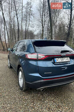 Позашляховик / Кросовер Ford Edge 2018 в 