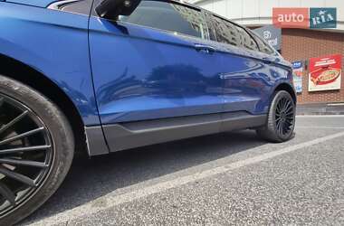Внедорожник / Кроссовер Ford Edge 2020 в 