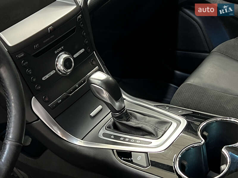 Внедорожник / Кроссовер Ford Edge 2016 в Ужгороде