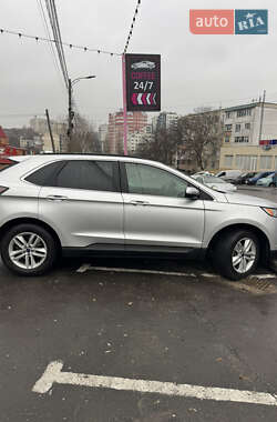 Внедорожник / Кроссовер Ford Edge 2017 в 
